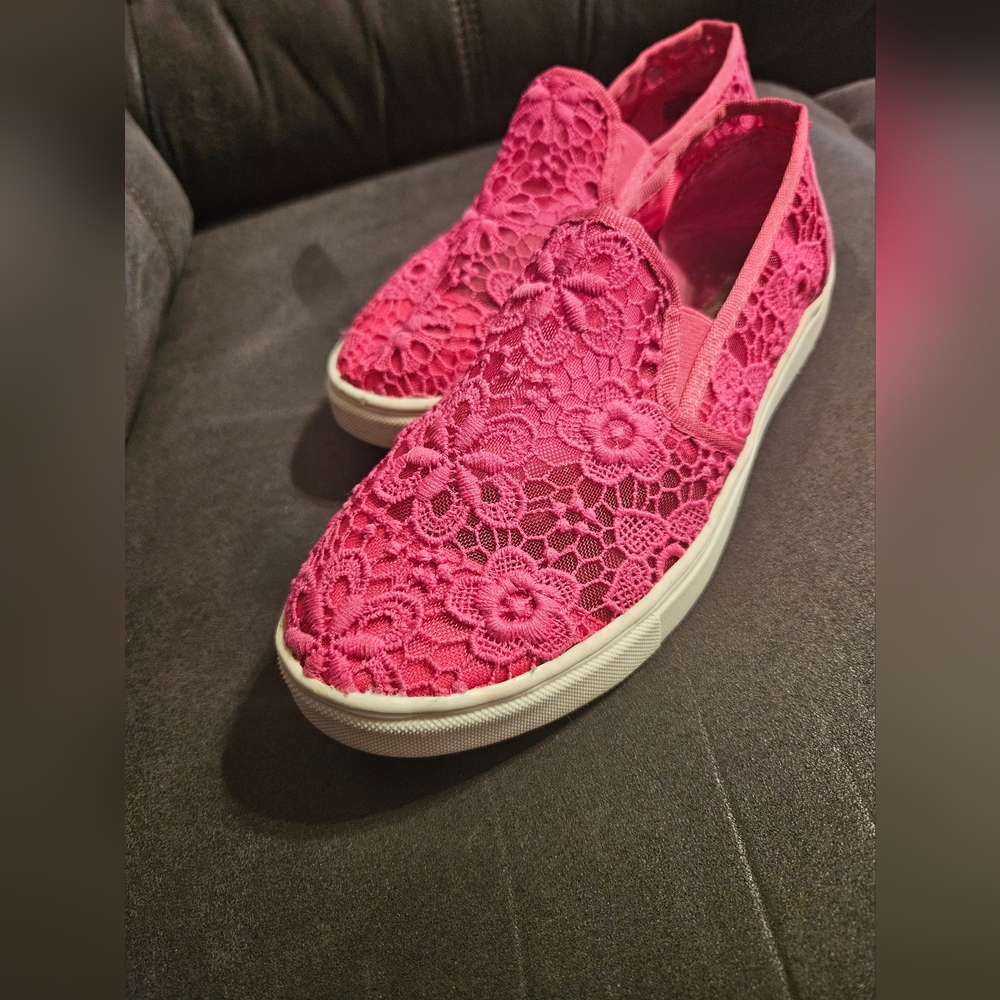 Steve Madden Pink Lace Slip On Fashion Comfort Sneakers Size 5